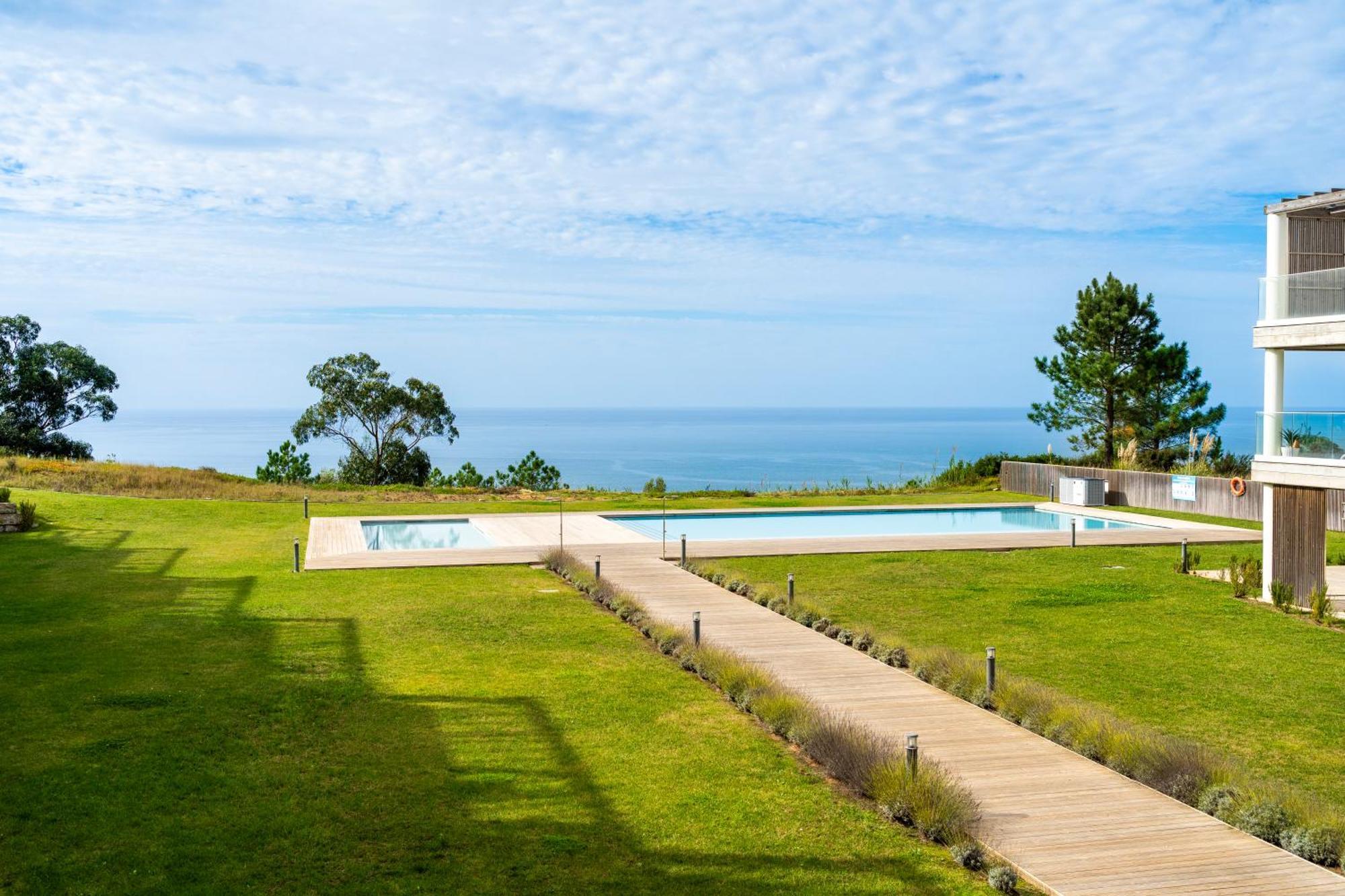 Mar A Vista - Condominium With Pool, Gym And Sea Views Nazare Bilik gambar