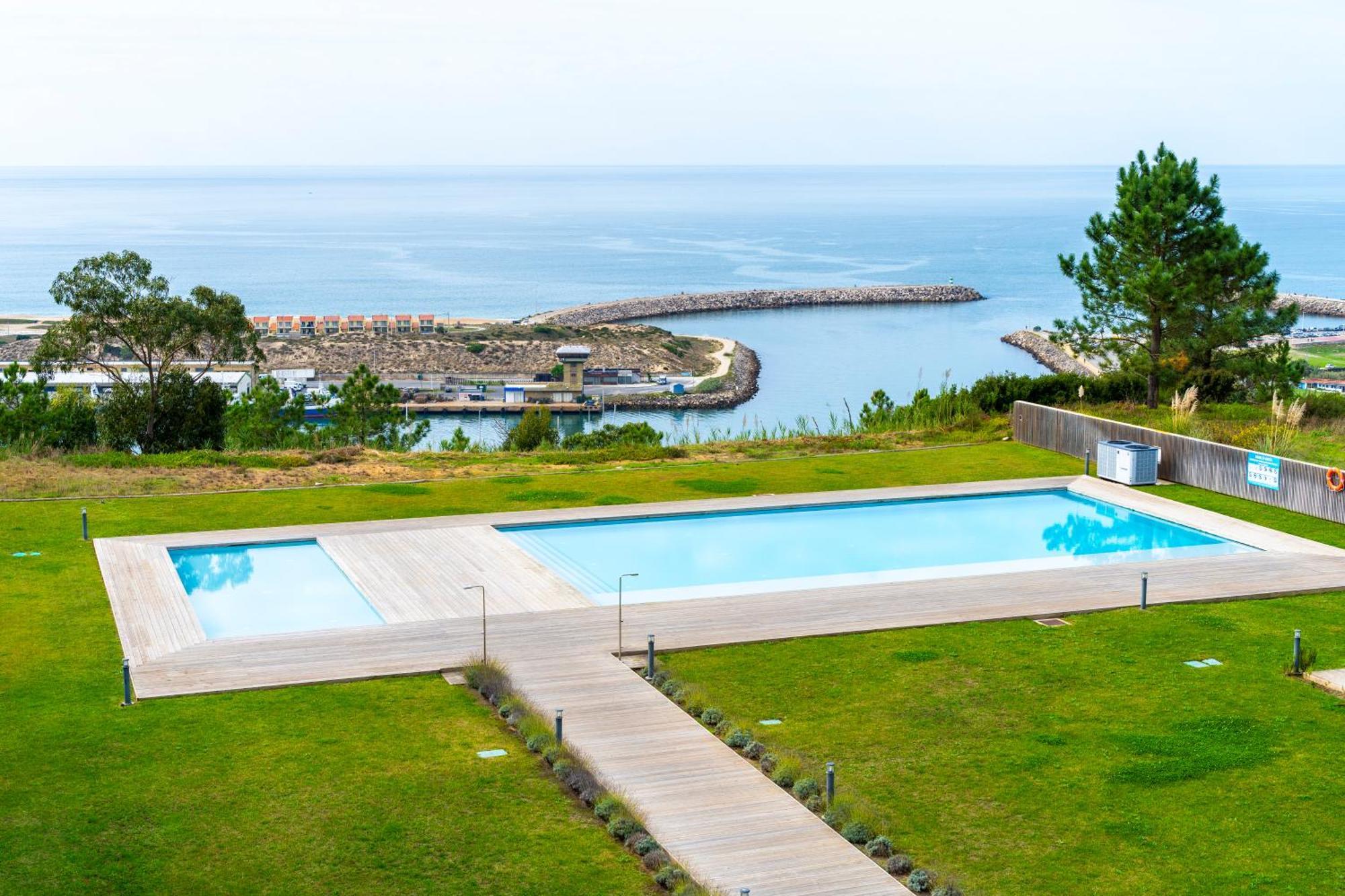 Mar A Vista - Condominium With Pool, Gym And Sea Views Nazare Bilik gambar