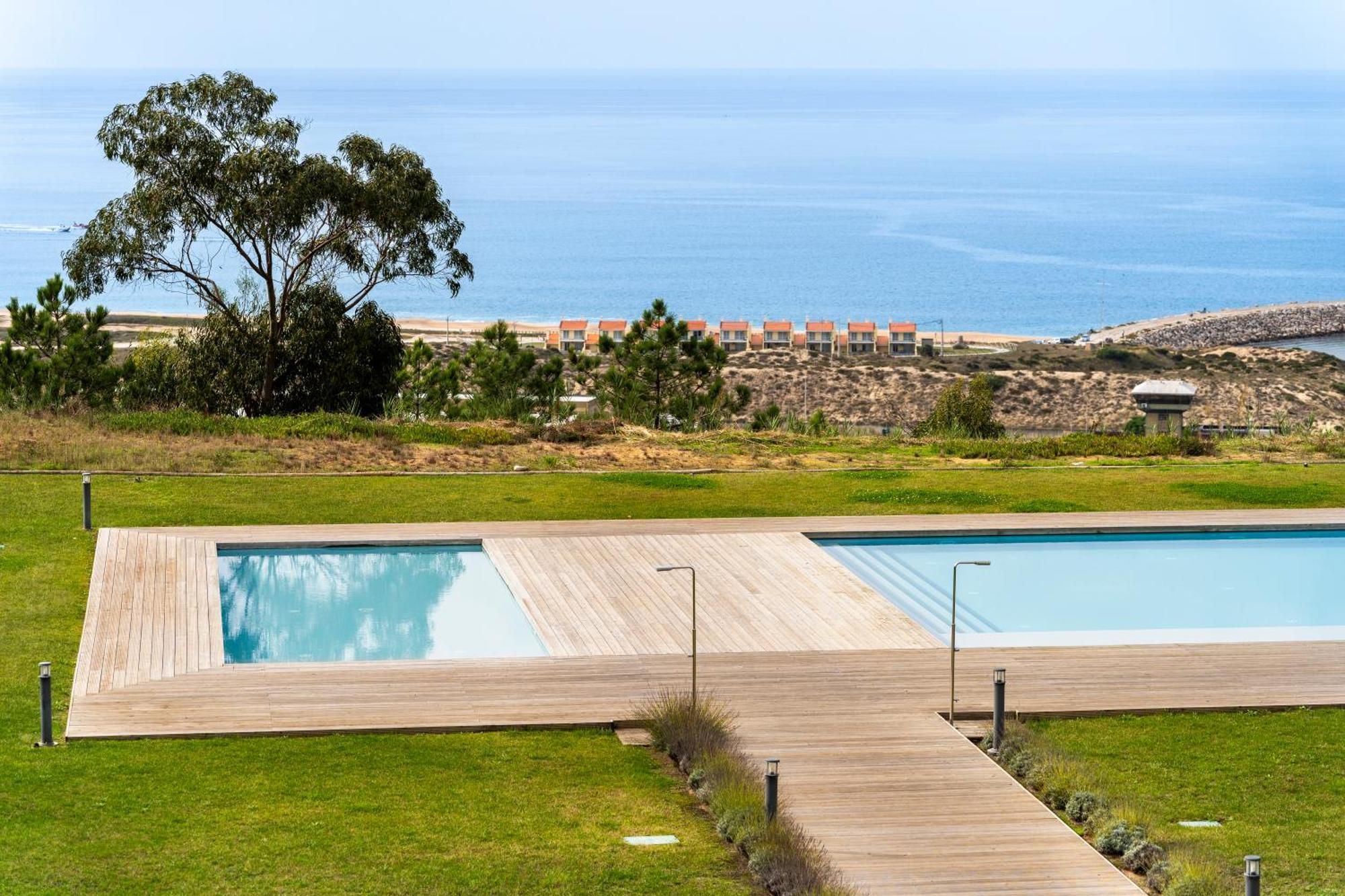 Mar A Vista - Condominium With Pool, Gym And Sea Views Nazare Bilik gambar