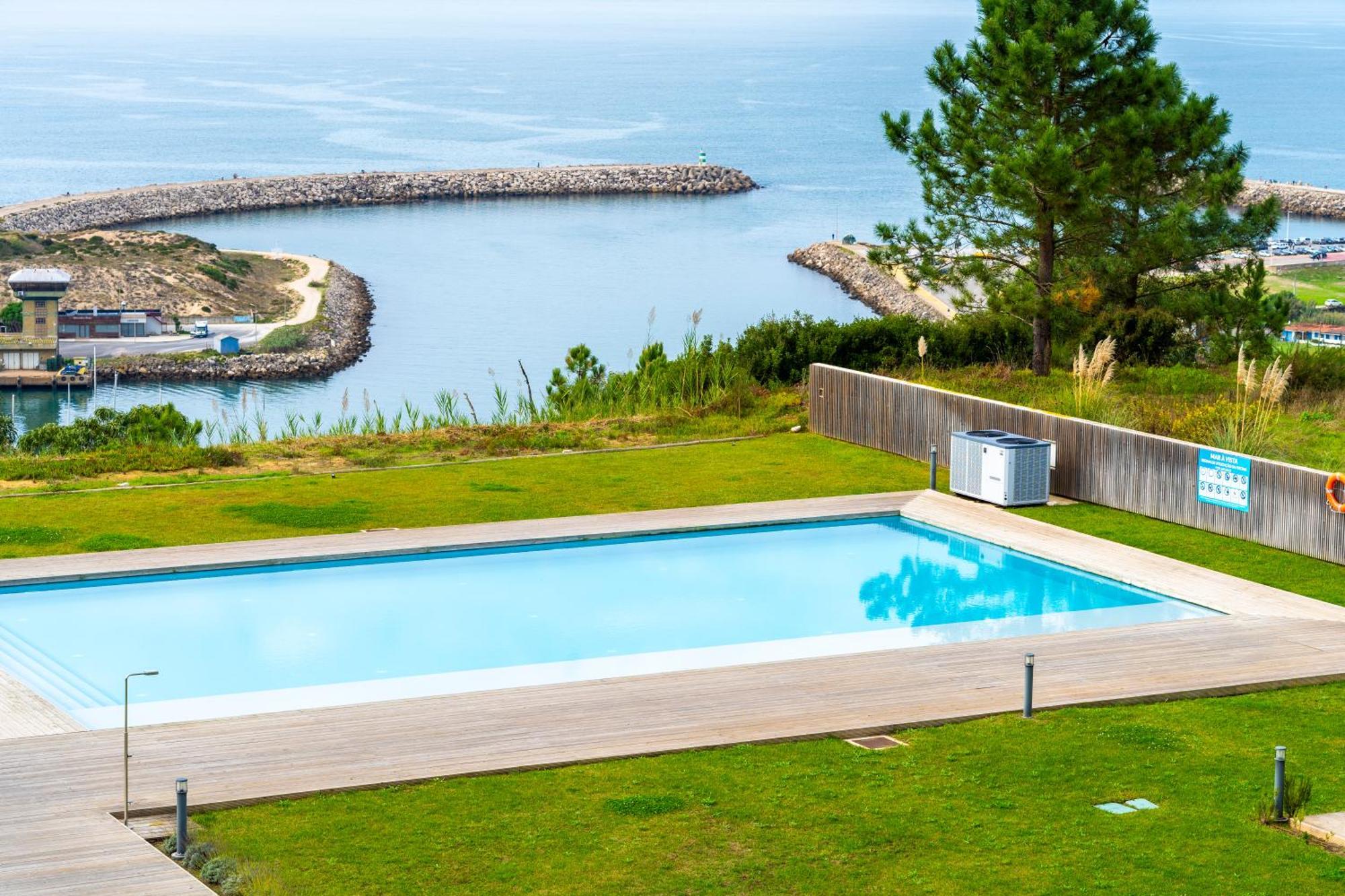 Mar A Vista - Condominium With Pool, Gym And Sea Views Nazare Bilik gambar