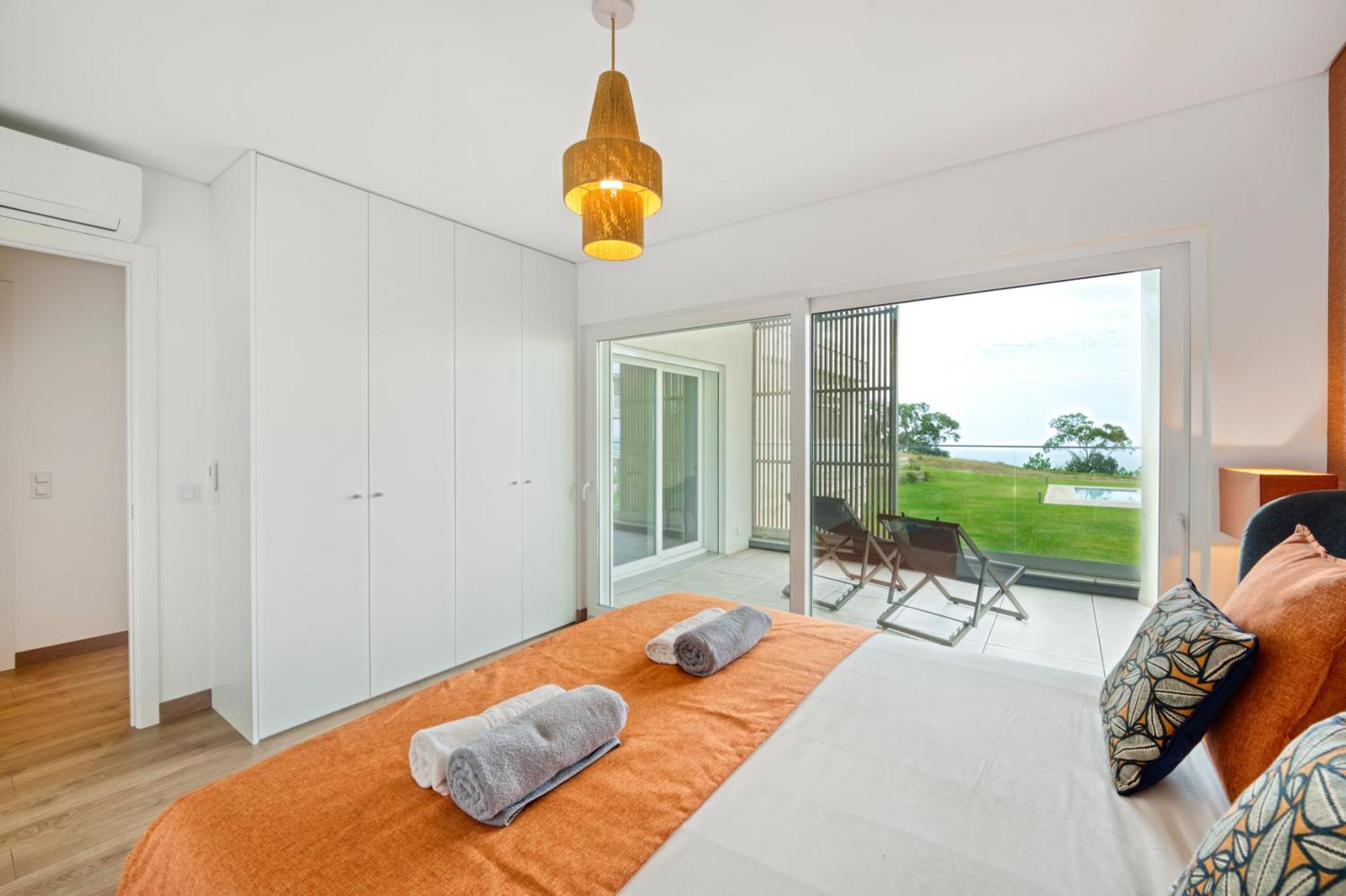 Mar A Vista - Condominium With Pool, Gym And Sea Views Nazare Bilik gambar