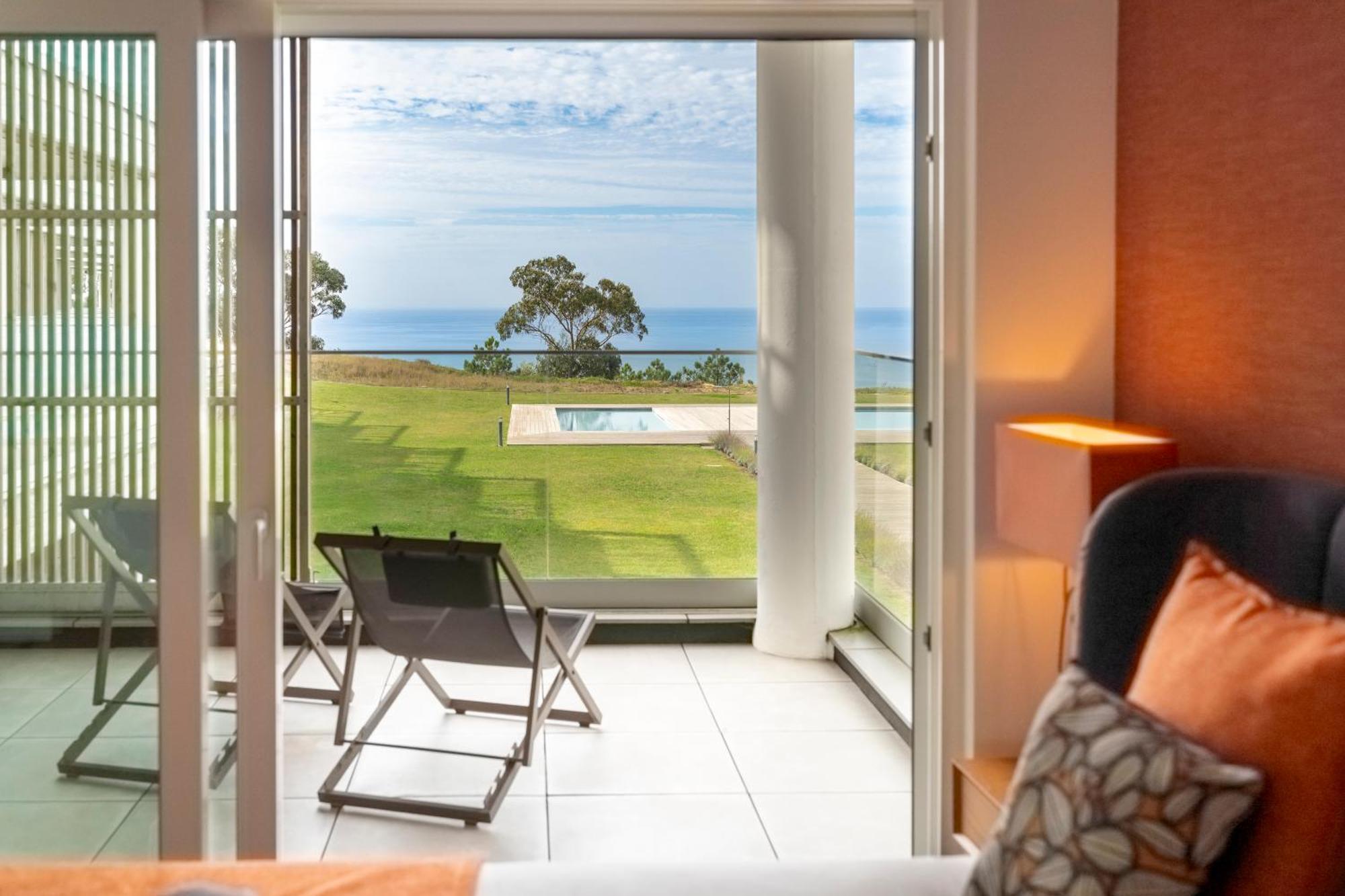 Mar A Vista - Condominium With Pool, Gym And Sea Views Nazare Luaran gambar